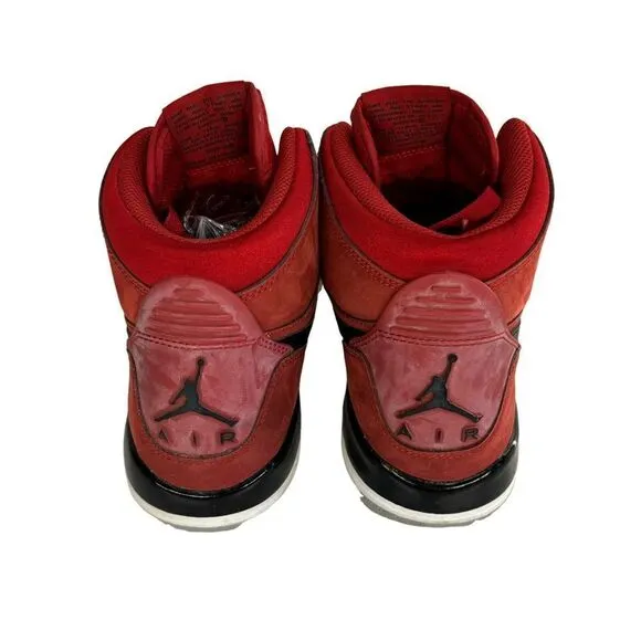 Kids Jordan Nike sneakers size 6y