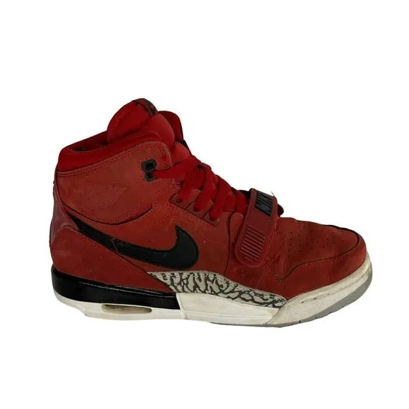 Kids Jordan Nike sneakers size 6y