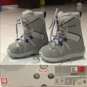 KIDSMOTO SNOWBOARDING BOOTS