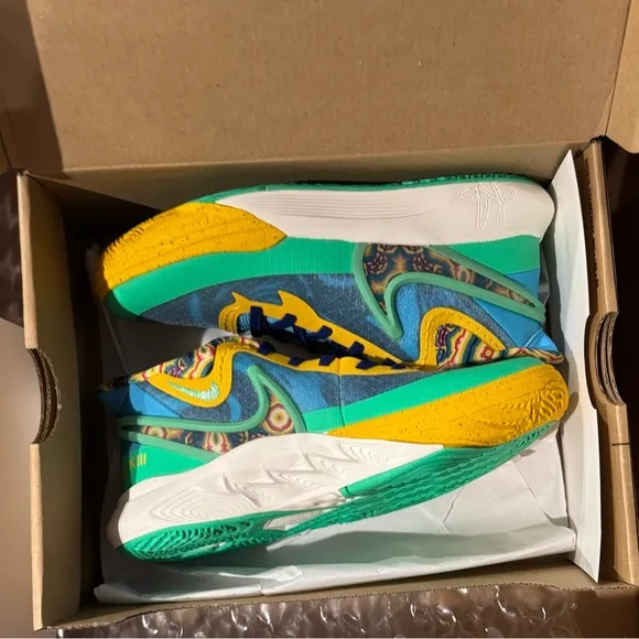 Kyrie 8 GO SE (PS) Nike Baltic Blue Multi Color Youth 1.5 NIB ✨