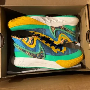 Kyrie 8 GO SE (PS) Nike Baltic Blue Multi Color Youth 1.5 NIB ✨