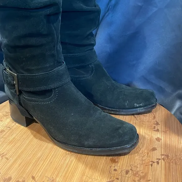 La Canadienne black suede slouch engineer boots size 8