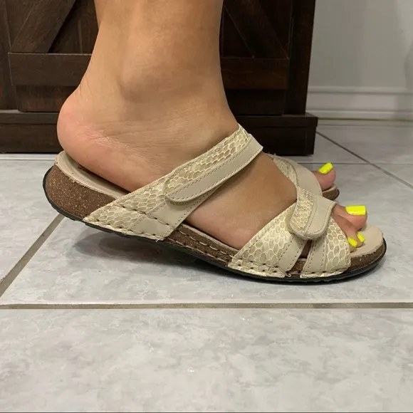 La Plume Clara Sandals