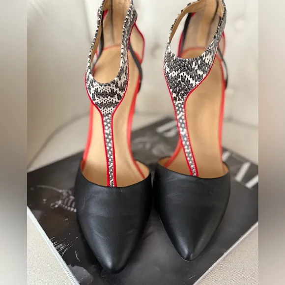 L.A.M.B. Elegant leather Stiletto Heels t-strap