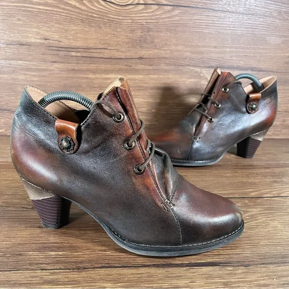 L’ARTISTE Juliane Brown Leather Heels Boots Booties Women’s Size 10 (41) Shoes