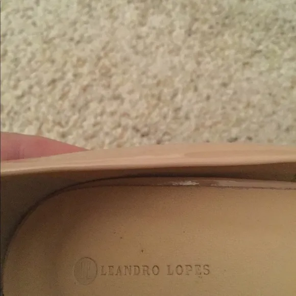LEANDRO LOPES VANIA NUDE TAN PATENT LEATHER PUMPS SHOES HEELS POINTY TOE sz 41