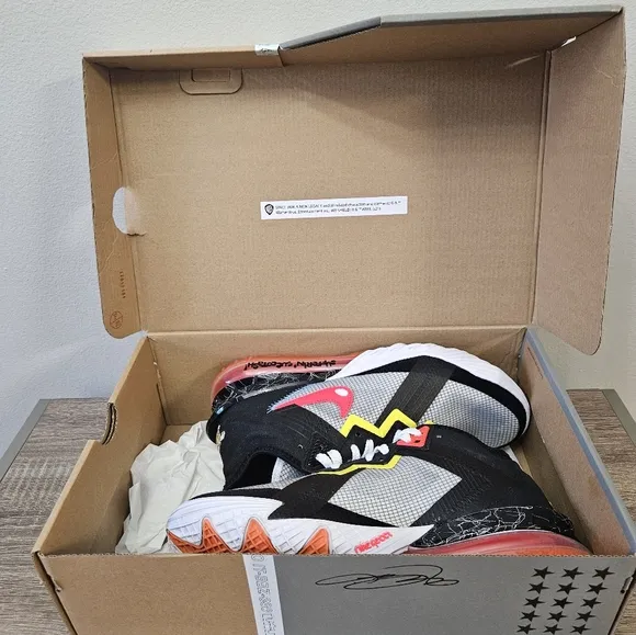 LeBron XV111 Low Nike, 8 Men's, White/ Bright  Crimson- Black