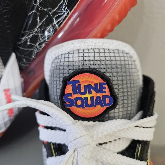 LeBron XV111 Low Nike, 8 Men's, White/ Bright  Crimson- Black