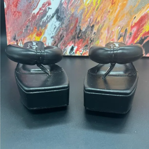 Lemon Drop by Privilege Black Scotia Platform Sandals SZ5.5