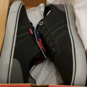 LEVI'S Men Performance Sneakers size 7.5