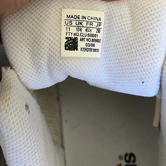 Lightly used: vintage adidas superstar collection sneakers