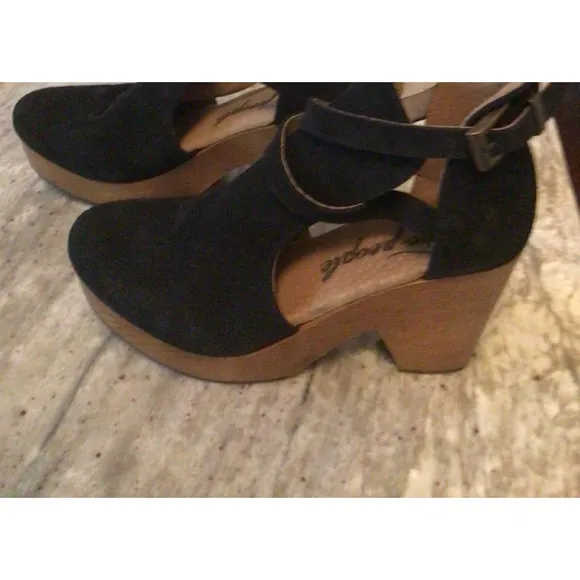 Like new Free People suede wooden clog heels