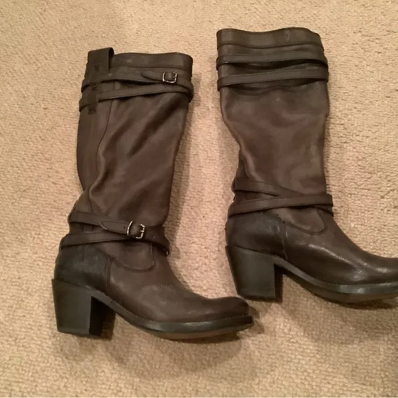 Like new Frye boots 5.5 new no box
