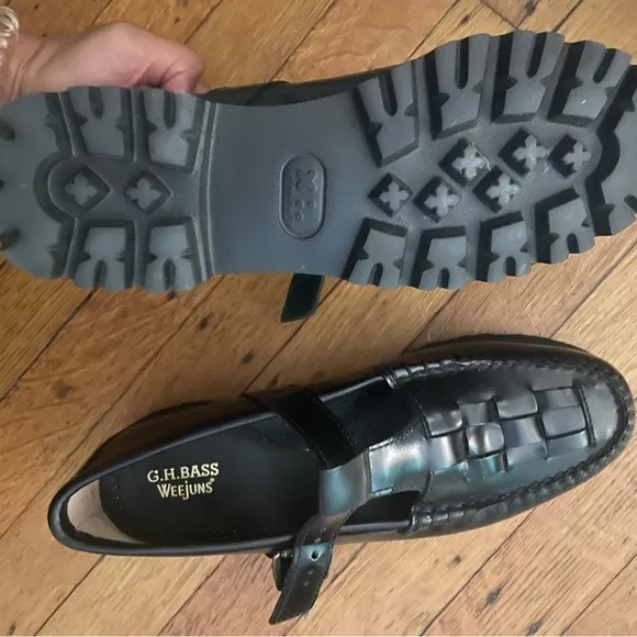 Like New G.H. Bass Mary Jane Flats 7.5