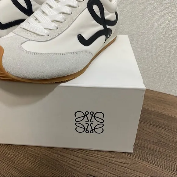 Loewe Flow Runner Sneakers🌸