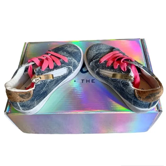 LOLA   THE BOYS | Girls Neon Pink Denim Animal Print Star Sneakers | Sz 8C (24)