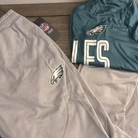 Lot of 2x NWT [NFL] Philadelphia Eagles NFL Short-Sleeve Shirt &amp; Sweatpants M XL
