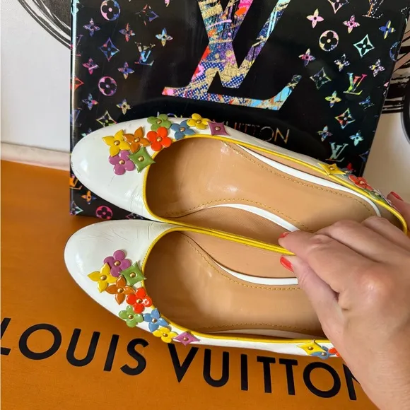 Louis Vuitton Women's White Leather Floral Ballet Flats