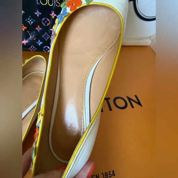 Louis Vuitton Women's White Leather Floral Ballet Flats