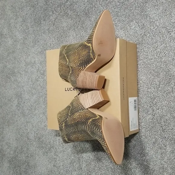 Lucky Brand LK ADALAN Booties In Natural Brazino 6M