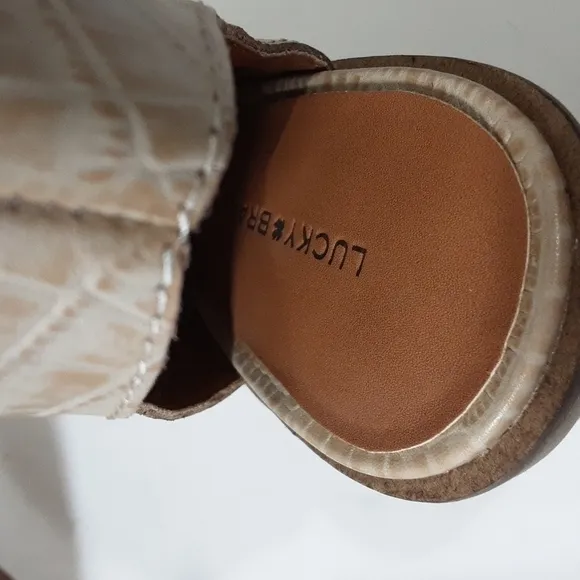 Lucky brand Shyna woman 10M beige ankle booties leather Office Festival event