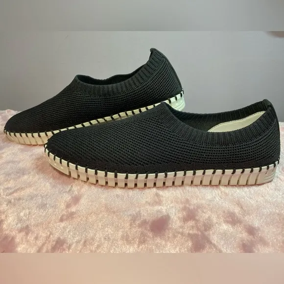 Lucy Black Slip On by Eric Michaels