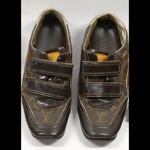 LV Monogram rare sneakers leather  36