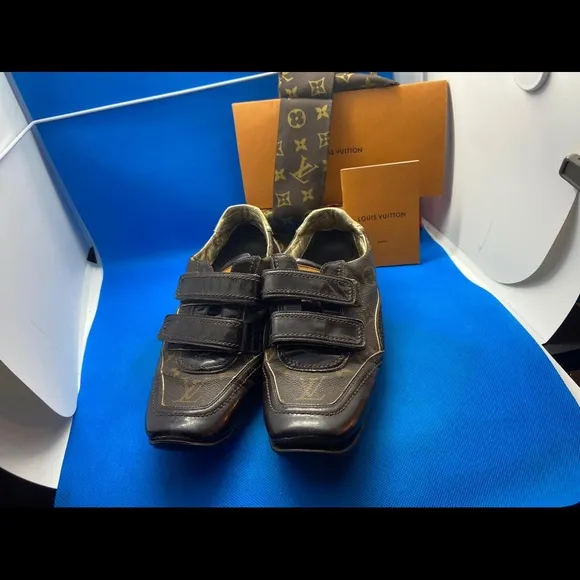 LV Monogram rare sneakers leather  36