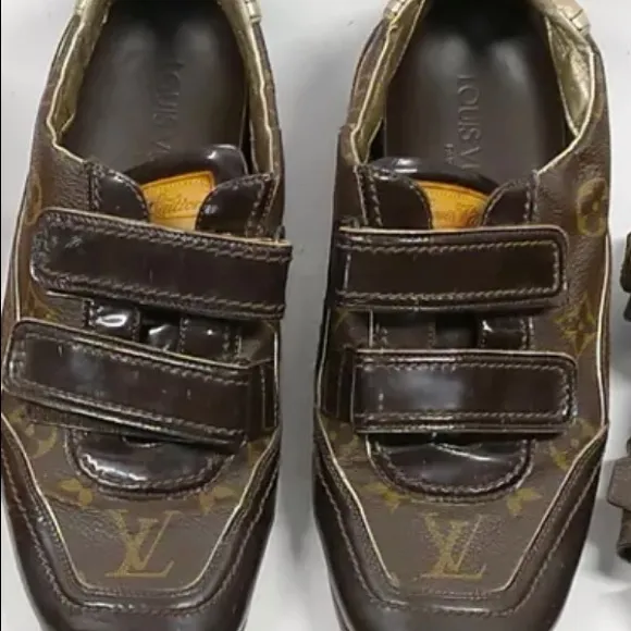 LV Monogram rare sneakers leather  36
