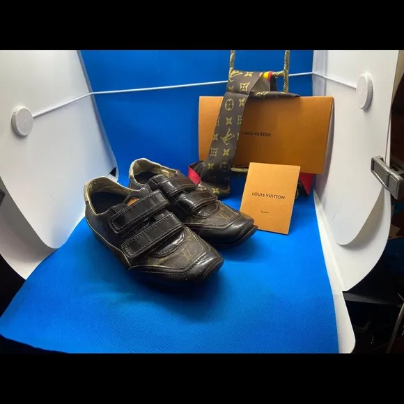 LV Monogram rare sneakers leather  36