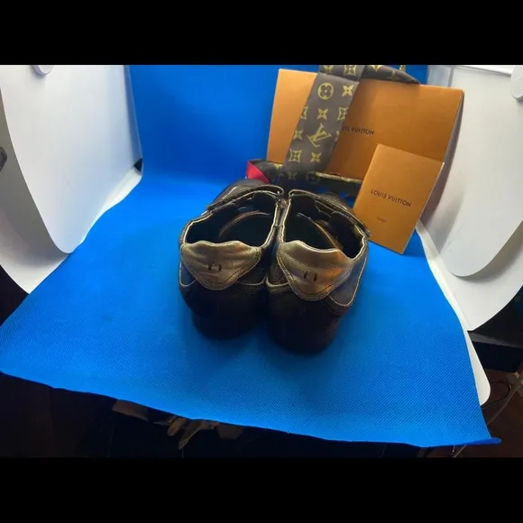 LV Monogram rare sneakers leather  36