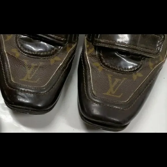 LV Monogram rare sneakers leather  36