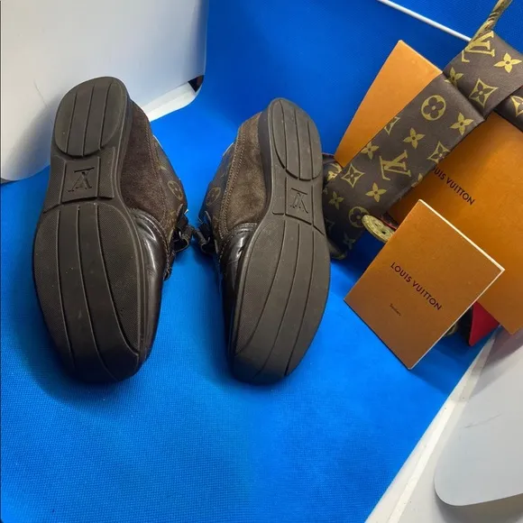 LV Monogram rare sneakers leather  36