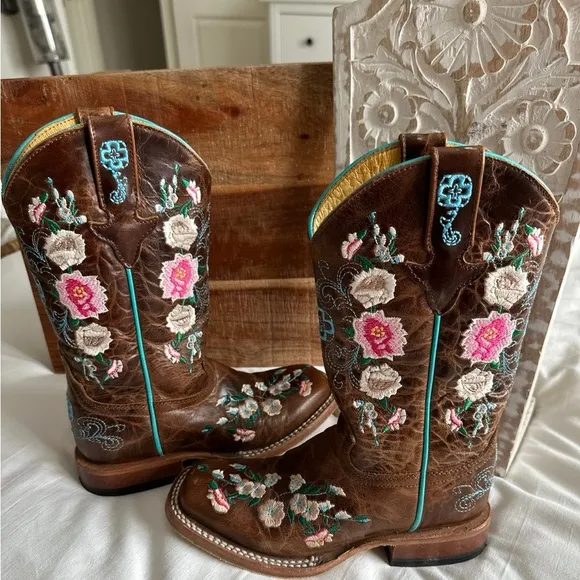 Macie Bean Tan Cowboy Boots