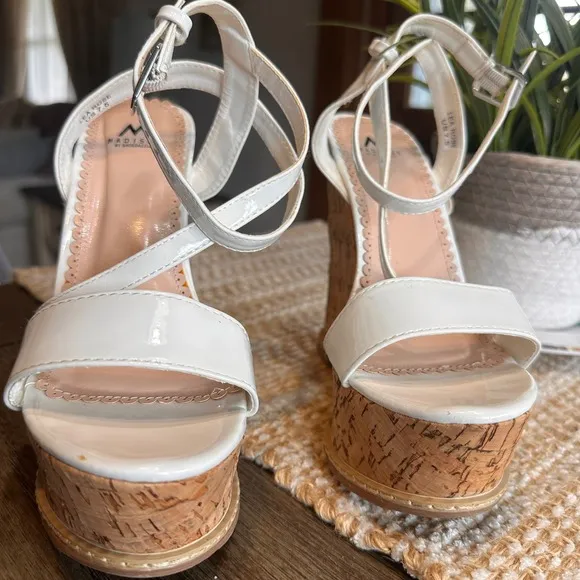 Madison by Shoedazzle Lea Rose Platform Wedge Sandals Patent White Cork 7.5