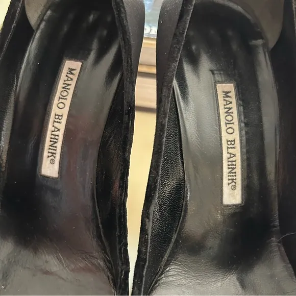 Manolo Blahnik Black Satin Heels dreamy shoes to make statement. On Sale