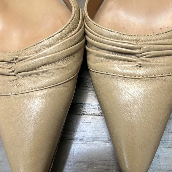 MANOLO BLAHNIK NUDE HEELS 9.5