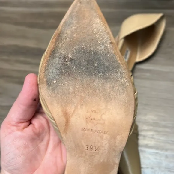 MANOLO BLAHNIK NUDE HEELS 9.5