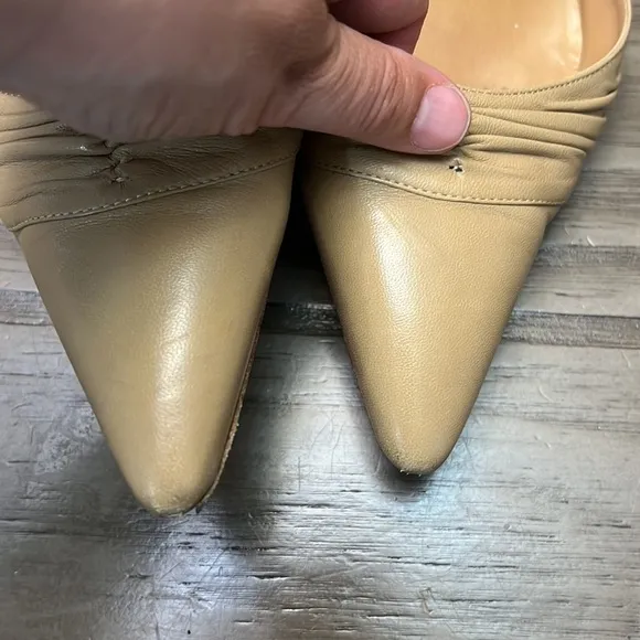 MANOLO BLAHNIK NUDE HEELS 9.5