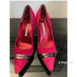 manolo blahnik red/black suede pointed heels 4&quot; women's shoes size 8.5 medium