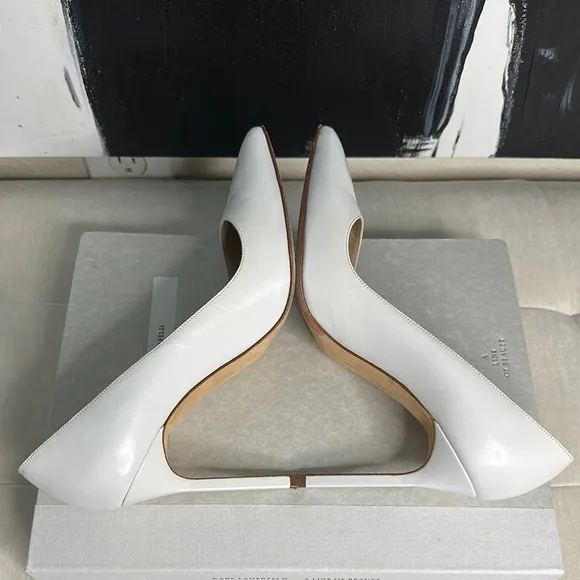 Manolo Blahnik White Women's Heels