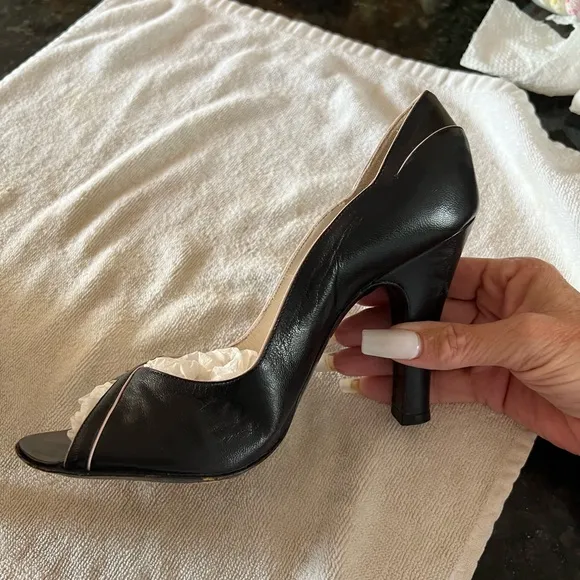 Marc Jacobs leather heels