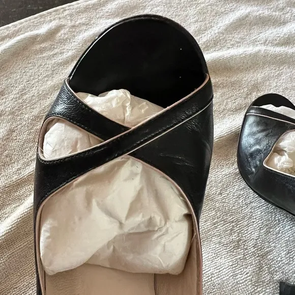 Marc Jacobs leather heels