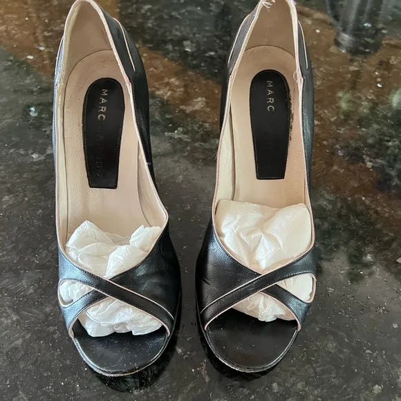 Marc Jacobs leather heels