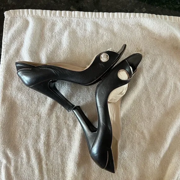 Marc Jacobs leather heels