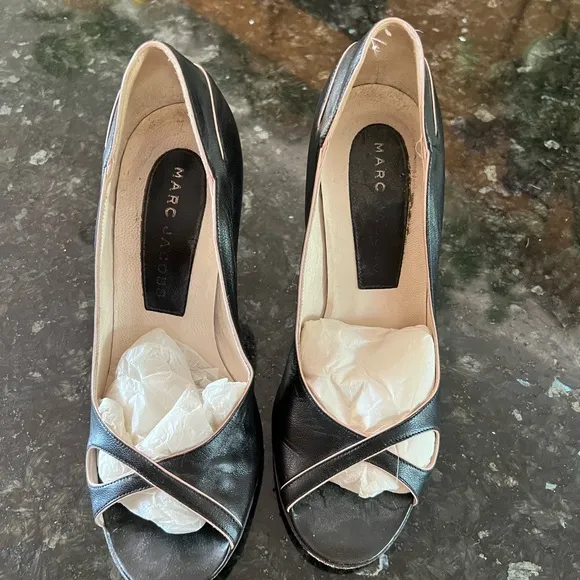 Marc Jacobs leather heels