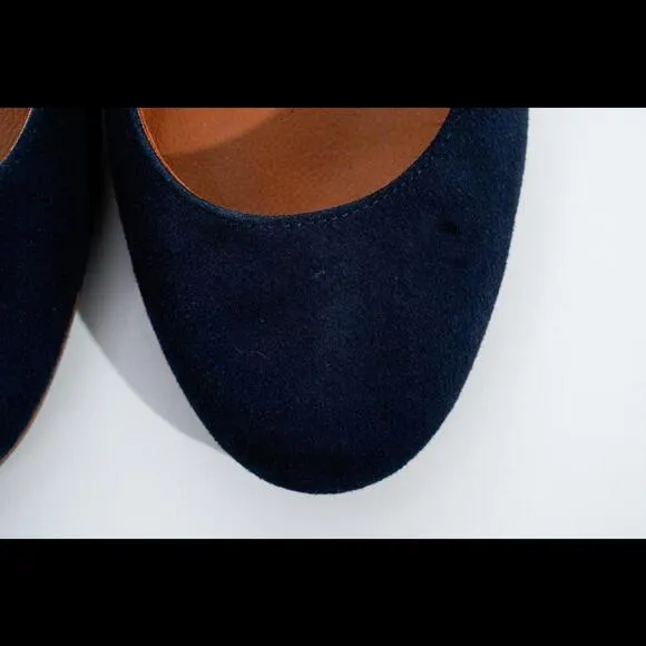 Margaux The Classic Suede Ballet Flats Womens Sz 35.5 EU / 5.5 US Shoes