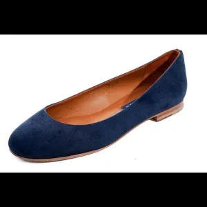 Margaux The Classic Suede Ballet Flats Womens Sz 35.5 EU / 5.5 US Shoes