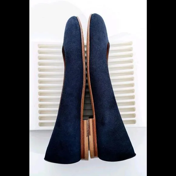 Margaux The Classic Suede Ballet Flats Womens Sz 35.5 EU / 5.5 US Shoes