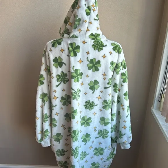Marlo Lorenz Throwzy Poncho At Patrick’s Boots Clover One Size